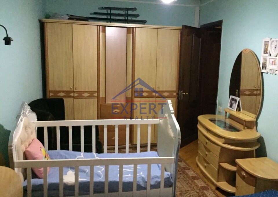 ԿԵՆՏՐՈՆ, ԵՐՎԱՆԴ ՔՈՉԱՐԻ ՓՈՂՈՑ, 4 ՍԵՆՅԱԿ
