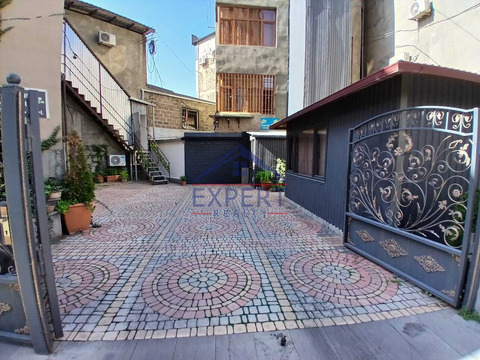 ԿԵՆՏՐՈՆ, ԵՐՎԱՆԴ ՔՈՉԱՐ, 3 ՍԵՆՅԱԿ