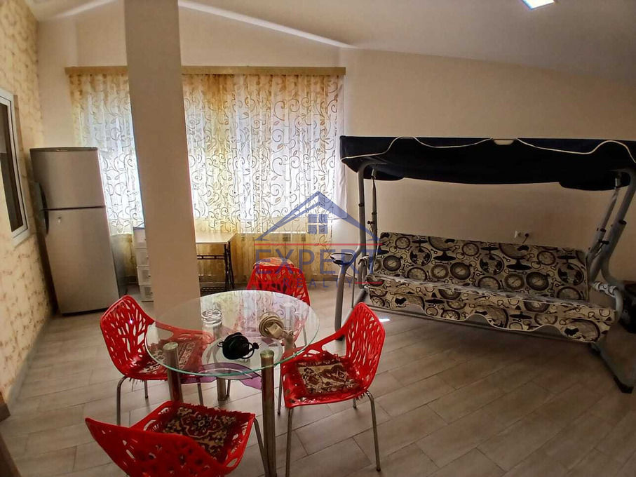 ԿԵՆՏՐՈՆ, ԵՐՎԱՆԴ ՔՈՉԱՐ, 3 ՍԵՆՅԱԿ