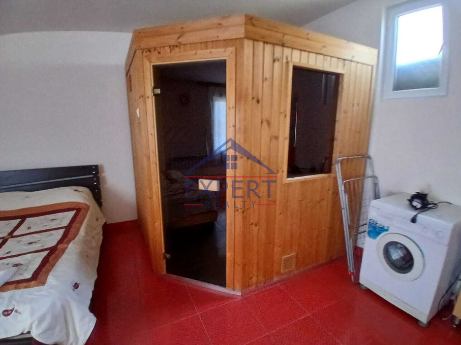 ԿԵՆՏՐՈՆ, ԵՐՎԱՆԴ ՔՈՉԱՐ, 3 ՍԵՆՅԱԿ