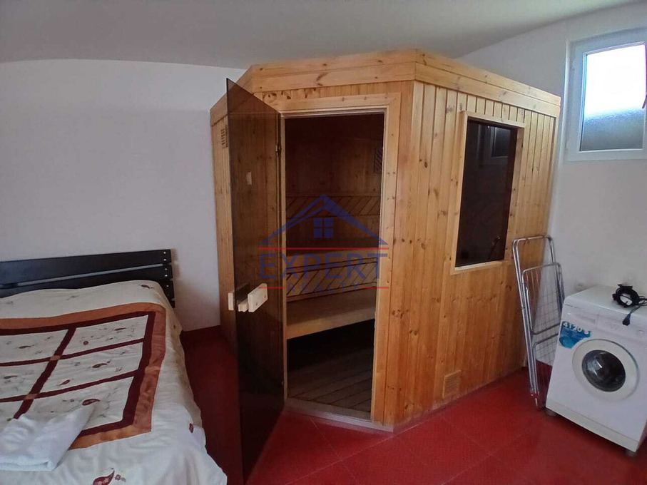 ԿԵՆՏՐՈՆ, ԵՐՎԱՆԴ ՔՈՉԱՐ, 3 ՍԵՆՅԱԿ