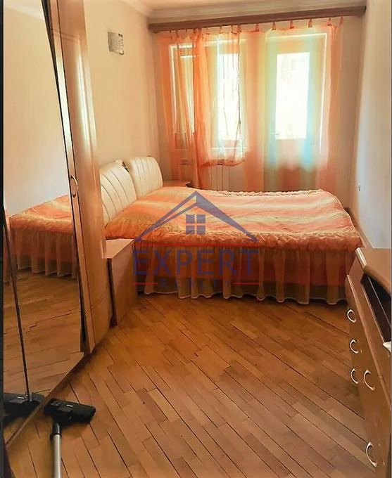 ԱՋԱՓՆՅԱԿ, ՄԱՐԳԱՐՅԱՆ Փ , 3 ՍԵՆՅԱԿ