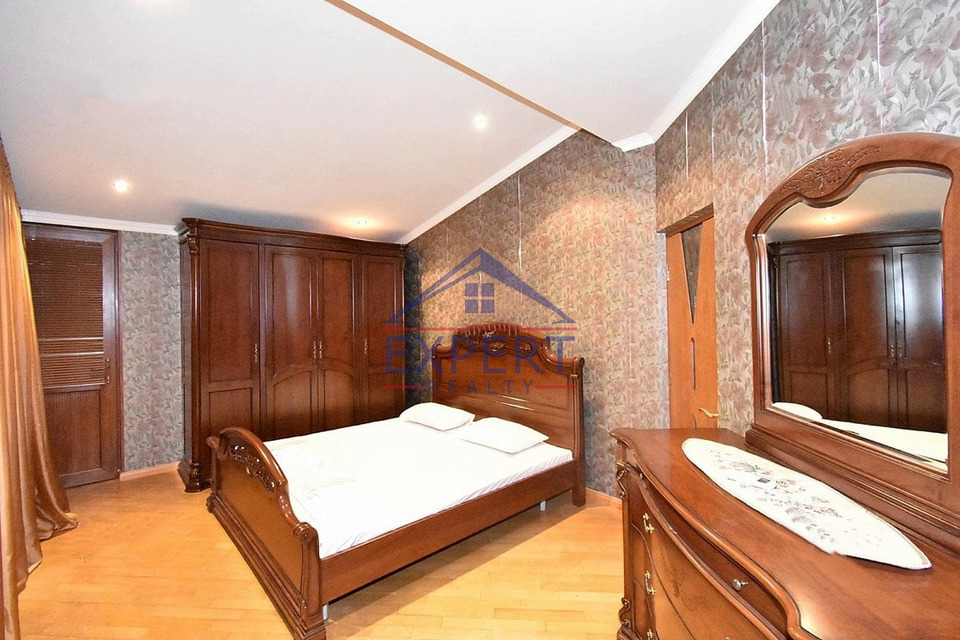 ԿԵՆՏՐՈՆ, ՄՀԵՐ ՄԿՐՏՉՅԱՆ ՓՈՂՈՑ, 4 ՍԵՆՅԱԿ