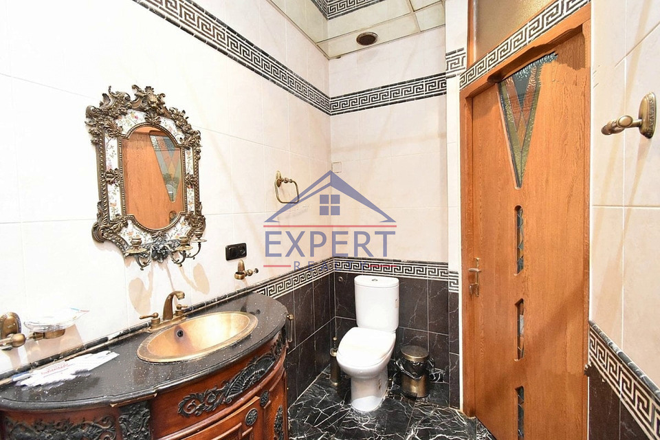 ԿԵՆՏՐՈՆ, ՄՀԵՐ ՄԿՐՏՉՅԱՆ ՓՈՂՈՑ, 4 ՍԵՆՅԱԿ