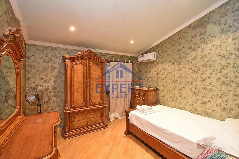 ԿԵՆՏՐՈՆ, ՄՀԵՐ ՄԿՐՏՉՅԱՆ ՓՈՂՈՑ, 4 ՍԵՆՅԱԿ