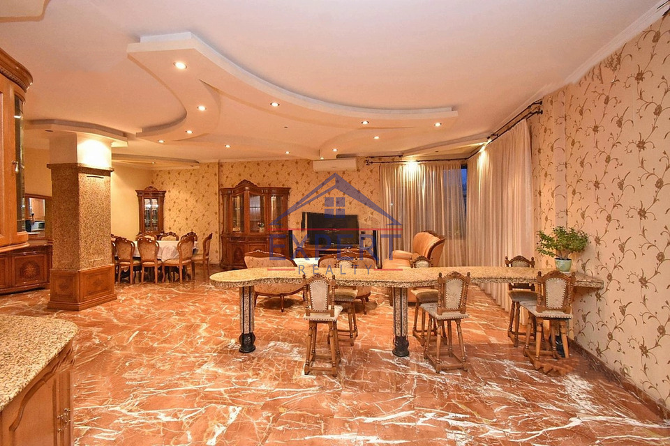 ԿԵՆՏՐՈՆ, ՄՀԵՐ ՄԿՐՏՉՅԱՆ ՓՈՂՈՑ, 4 ՍԵՆՅԱԿ