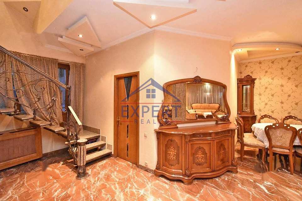 ԿԵՆՏՐՈՆ, ՄՀԵՐ ՄԿՐՏՉՅԱՆ ՓՈՂՈՑ, 4 ՍԵՆՅԱԿ