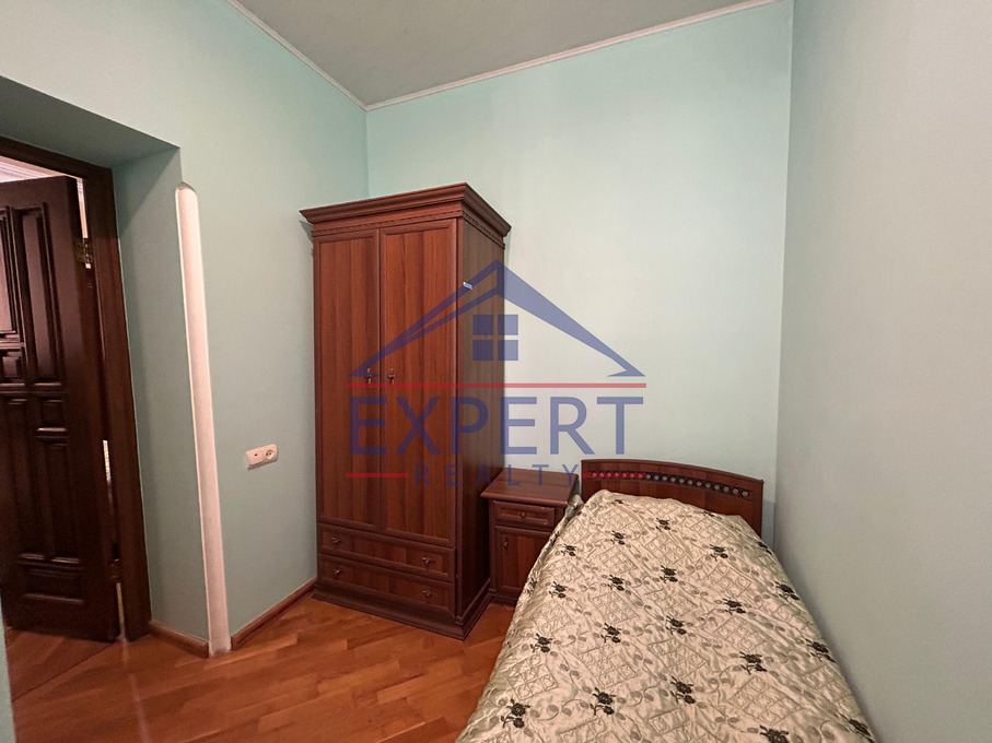 ԱՐԱԲԿԻՐ, ԹԱՎՐԻԶՅԱՆ ՓՈՂՈՑ, 5 ՍԵՆՅԱԿ