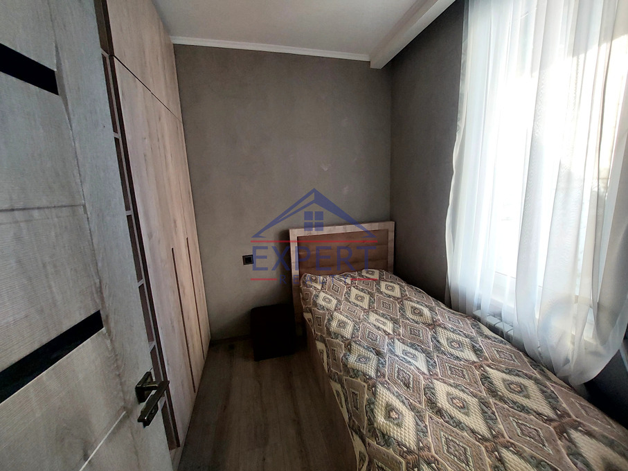 ԿԵՆՏՐՈՆ, ԲԱՐՁՐԱԲԵՐԴԻ ՓՈՂՈՑ, 3 ՍԵՆՅԱԿ