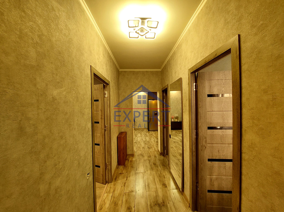 ԿԵՆՏՐՈՆ, ԲԱՐՁՐԱԲԵՐԴԻ ՓՈՂՈՑ, 3 ՍԵՆՅԱԿ