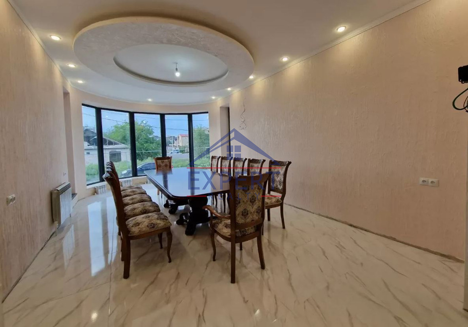 ԷՐԵԲՈՒՆԻ ԹԱՂԱՄԱՍ 5 ՍԵՆՅԱԿ