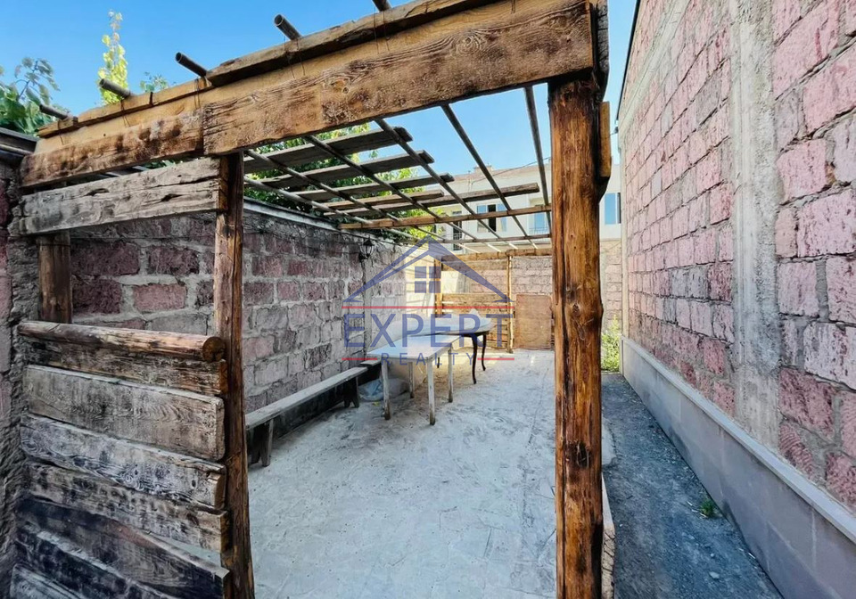 ԷՐԵԲՈՒՆԻ ԹԱՂԱՄԱՍ 5 ՍԵՆՅԱԿ