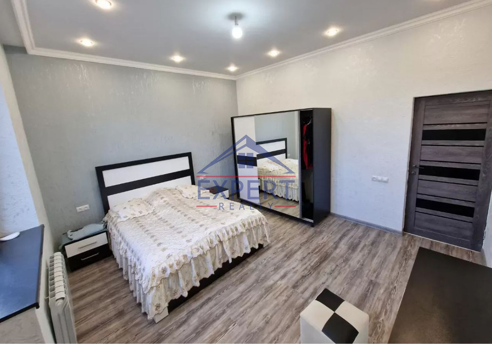 ԷՐԵԲՈՒՆԻ ԹԱՂԱՄԱՍ 5 ՍԵՆՅԱԿ