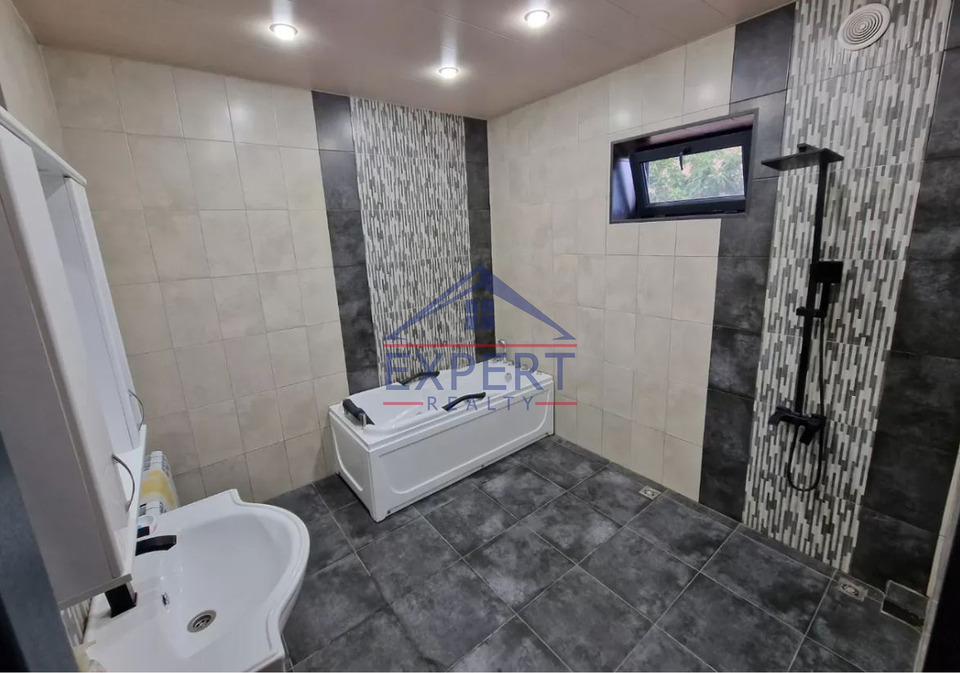 ԷՐԵԲՈՒՆԻ ԹԱՂԱՄԱՍ 5 ՍԵՆՅԱԿ