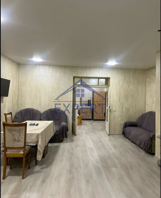 ԿԵՆՏՐՈՆ, ԽՈՐԵՆԱՑԻ ՓՈՂՈՑ, 3 ՍԵՆՅԱԿ