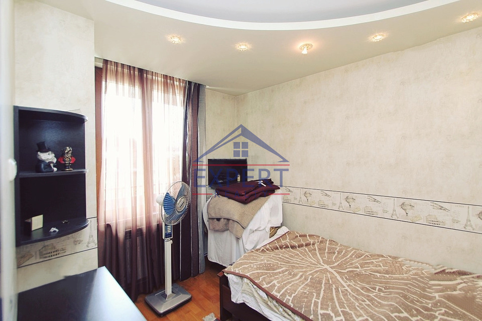 ԿԵՆՏՐՈՆ, ԻՍԱՀԱԿՅԱՆ ՓՈՂՈՑ, 2 ՍԵՆՅԱԿ