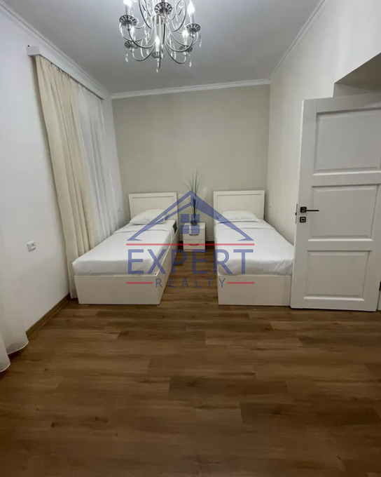 ԷՐԵԲՈՒՆԻ, ՌՈՍՏՈՎՅԱՆ ՓՈՂՈՑ, 3 ՍԵՆՅԱԿ