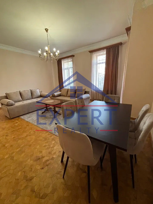 ԿԵՆՏՐՈՆ, ՆԱԼԲԱՆԴՅԱՆ ՓՈՂՈՑ, 7 ՍԵՆՅԱԿ