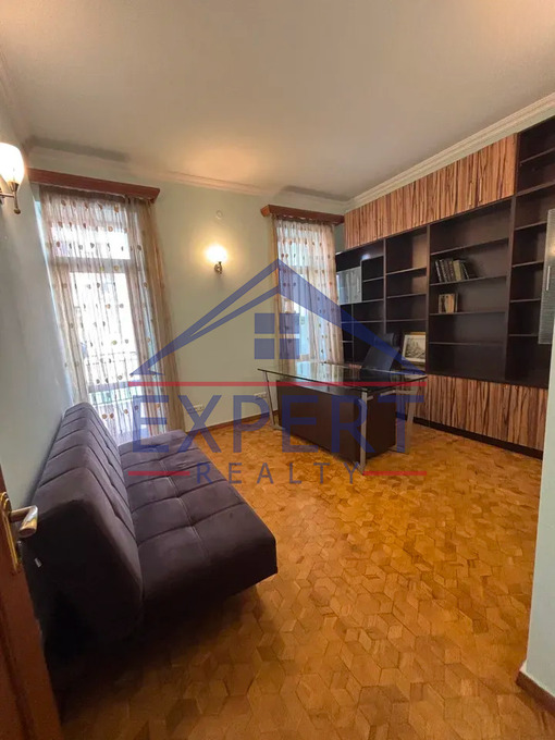 ԿԵՆՏՐՈՆ, ՆԱԼԲԱՆԴՅԱՆ ՓՈՂՈՑ, 7 ՍԵՆՅԱԿ