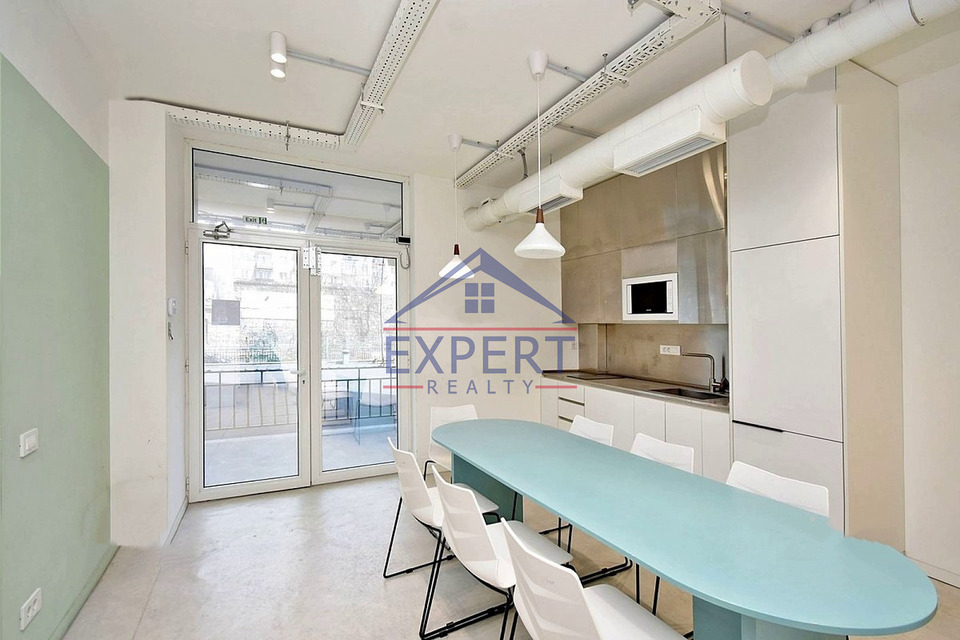 ԶԵՅԹՈՒՆ, ՊԱՐՈՒՅՐ ՍԵՎԱԿ, 210 ՔՄ