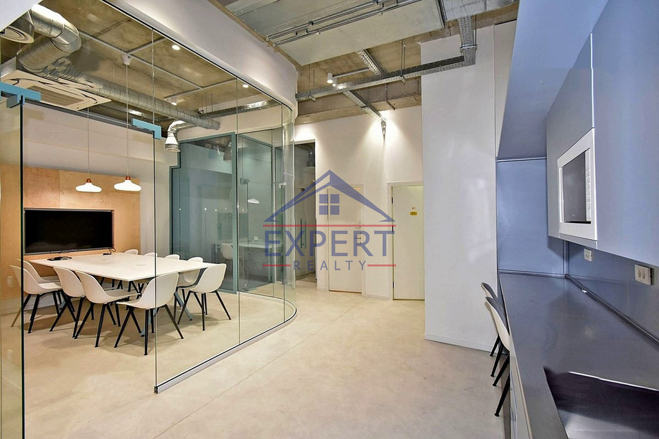 ԶԵՅԹՈՒՆ, ՊԱՐՈՒՅՐ ՍԵՎԱԿ, 210 ՔՄ