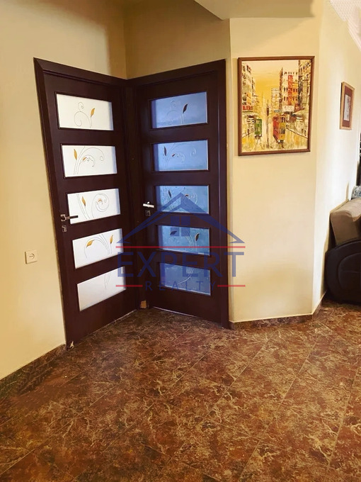 ՇԵՆԳԱՎԻԹ, ՉԵԽՈՎԻ ՓՈՂՈՑ, 4 ՍԵՆՅԱԿ