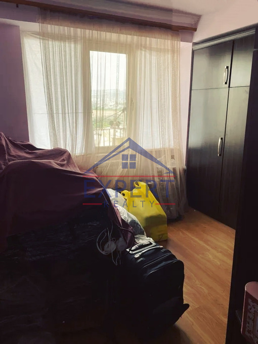 ՇԵՆԳԱՎԻԹ, ՉԵԽՈՎԻ ՓՈՂՈՑ, 4 ՍԵՆՅԱԿ