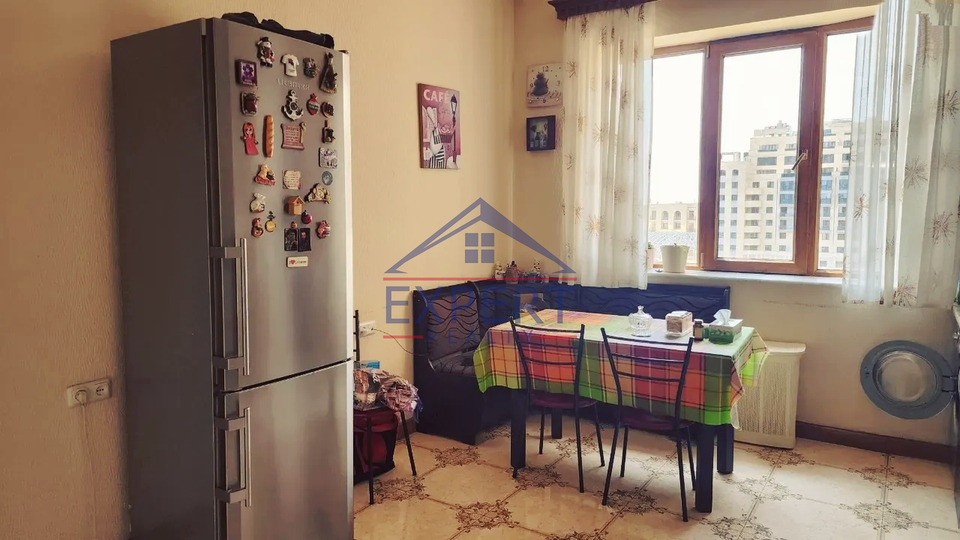 ԿԵՆՏՐՈՆ, ՏԵՐՅԱՆ, 3 ՍԵՆՅԱԿ