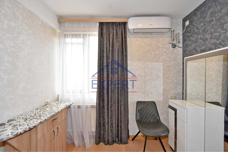 ԿԵՆՏՐՈՆ, ՀԻՆ ԵՐԵՎԱՆՑՈՒ ՓՈՂՈՑ, 3 ՍԵՆՅԱԿ