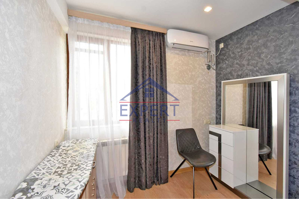 ԿԵՆՏՐՈՆ, ՀԻՆ ԵՐԵՎԱՆՑՈՒ ՓՈՂՈՑ, 3 ՍԵՆՅԱԿ