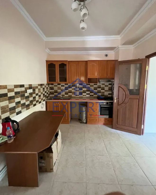 ԱՎԱՆ , ԱՃԱՌՅԱՆ ՓՈՂՈՑ, 7 ՍԵՆՅԱԿ