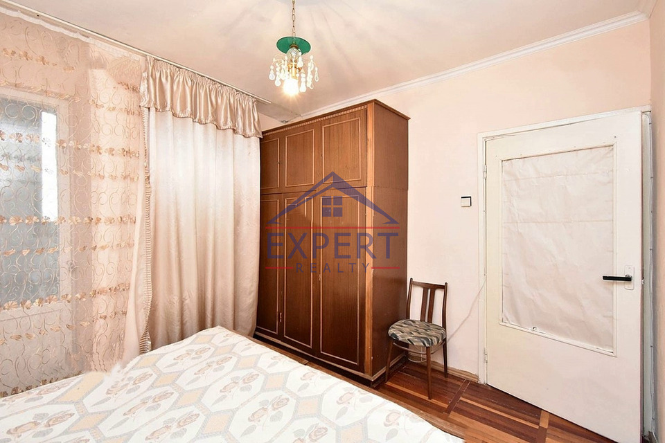 ԱՋԱՓՆՅԱԿ, ՆՈՐԱՇԵՆ, 3 ՍԵՆՅԱԿ
