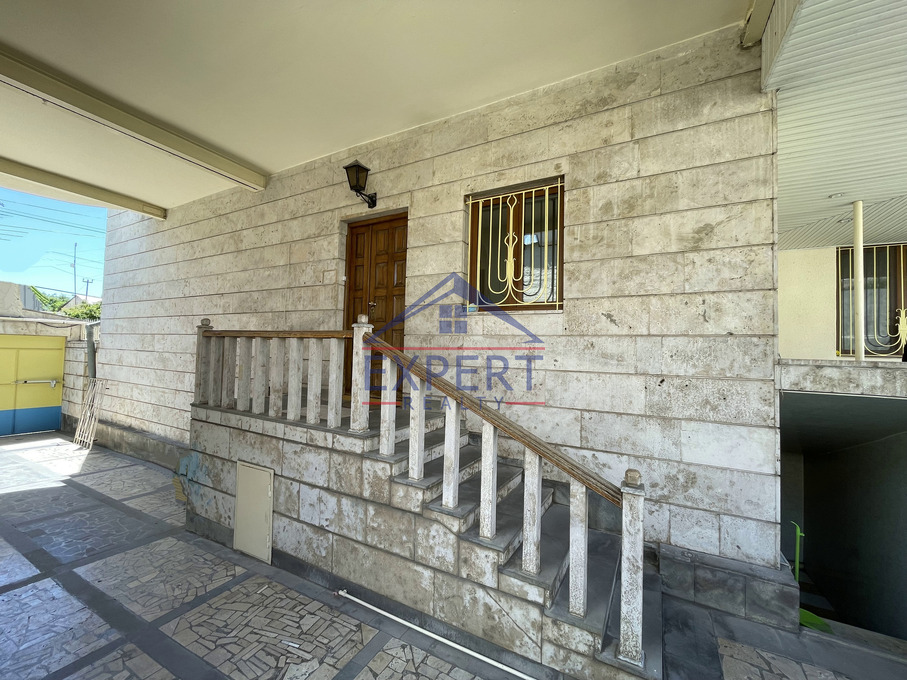 ԱՐԱԲԿԻՐ, ՀԵՆՐԻԿ ՄԱԼՅԱՆ ՓՈՂՈՑ, 7 ՍԵՆՅԱԿ