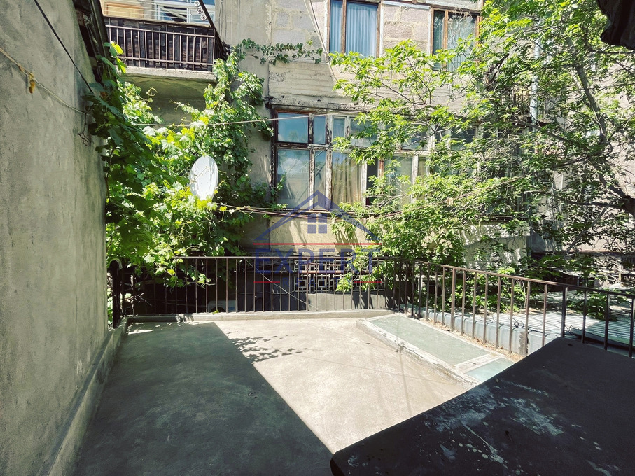 ԿԵՆՏՐՈՆ, ԽՈՐԵՆԱՑԻ ՓՈՂՈՑ, 3 ՍԵՆՅԱԿ