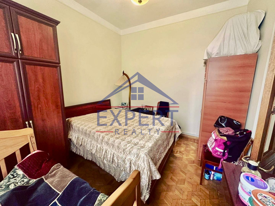 ԿԵՆՏՐՈՆ, ՊՈՒՇԿԻՆ ՓՈՂՈՑ, 3 ՍԵՆՅԱԿ