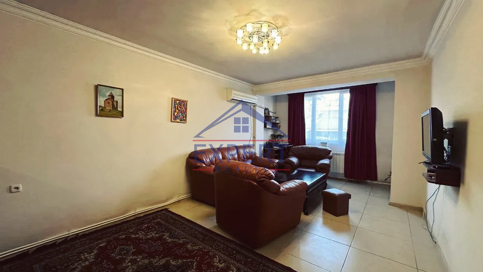 ԿԵՆՏՐՈՆ, ՆԱԼԲԱՆԴՅԱՆ ՓՈՂՈՑ, 2 ՍԵՆՅԱԿ