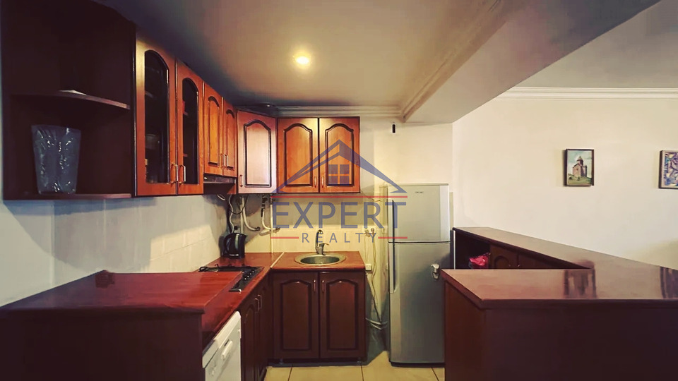 ԿԵՆՏՐՈՆ, ՆԱԼԲԱՆԴՅԱՆ ՓՈՂՈՑ, 2 ՍԵՆՅԱԿ