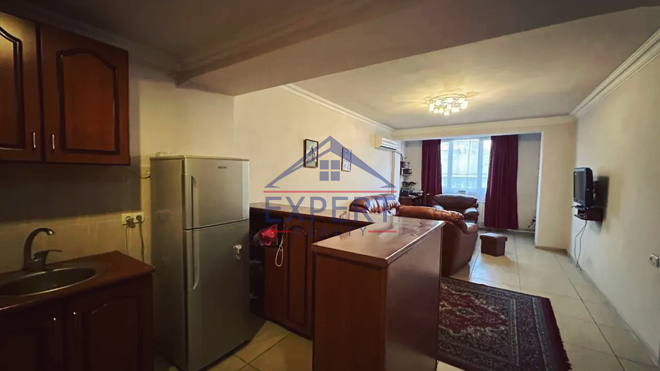 ԿԵՆՏՐՈՆ, ՆԱԼԲԱՆԴՅԱՆ ՓՈՂՈՑ, 2 ՍԵՆՅԱԿ