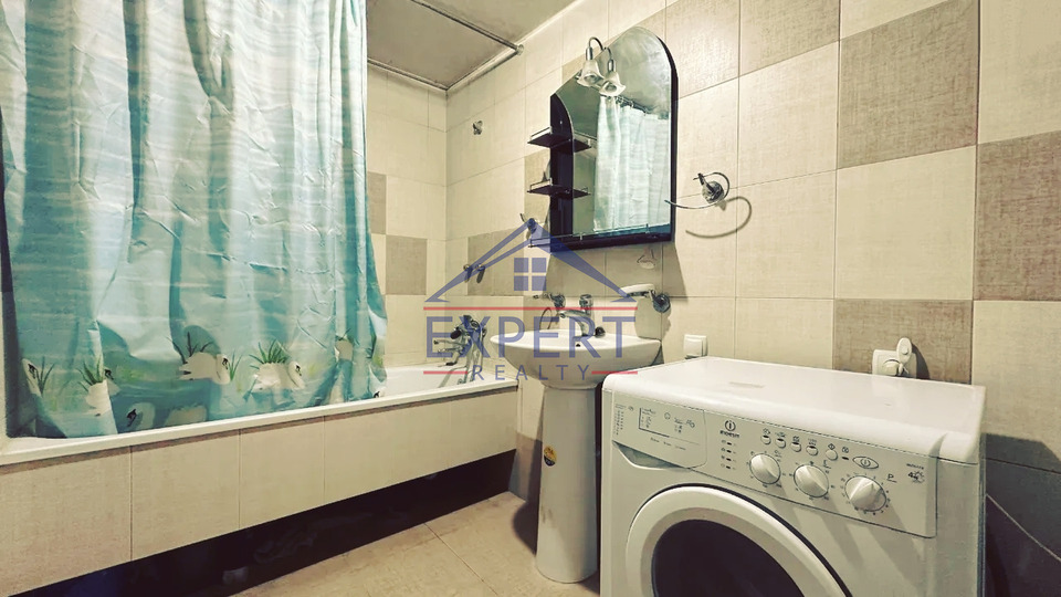 ԿԵՆՏՐՈՆ, ՆԱԼԲԱՆԴՅԱՆ ՓՈՂՈՑ, 2 ՍԵՆՅԱԿ