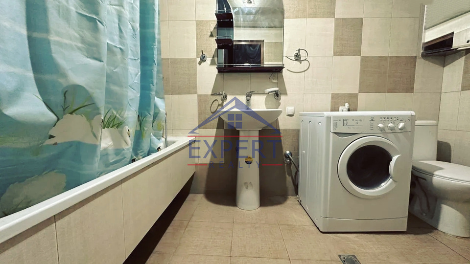 ԿԵՆՏՐՈՆ, ՆԱԼԲԱՆԴՅԱՆ ՓՈՂՈՑ, 2 ՍԵՆՅԱԿ