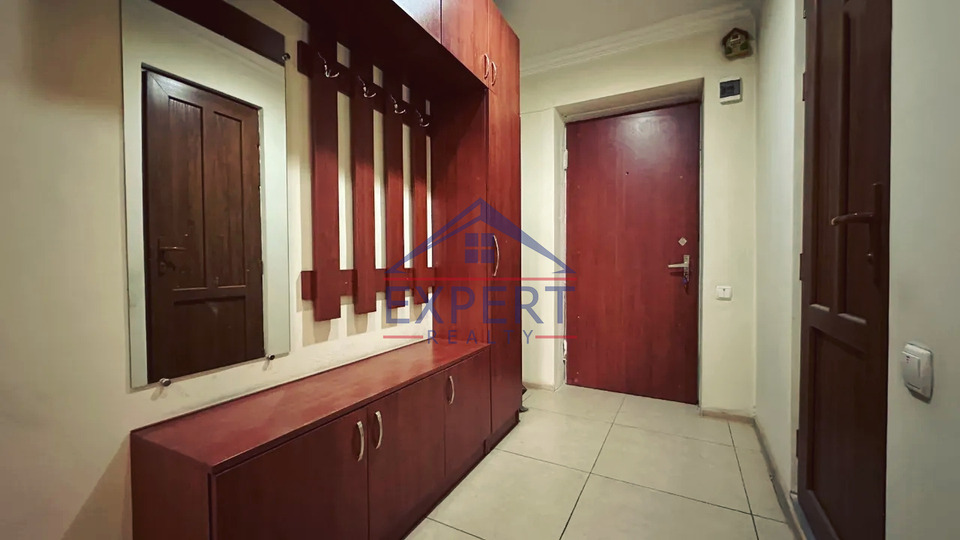 ԿԵՆՏՐՈՆ, ՆԱԼԲԱՆԴՅԱՆ ՓՈՂՈՑ, 2 ՍԵՆՅԱԿ