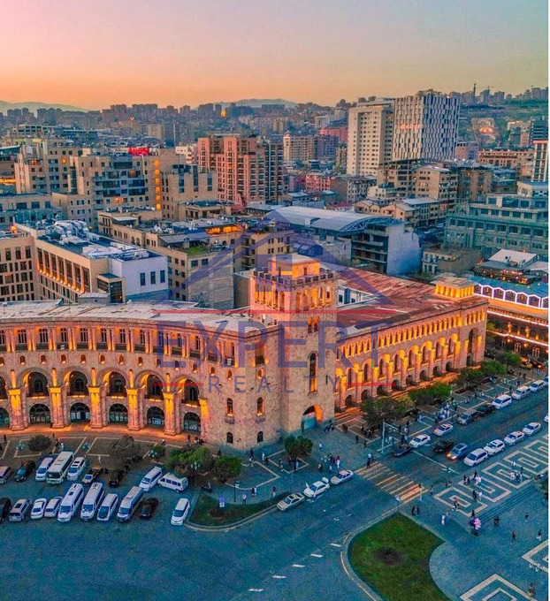 ԿԵՆՏՐՈՆ, ԲՈՒԶԱՆԴ ՓՈՂՈՑ, 3 ՍԵՆՅԱԿ