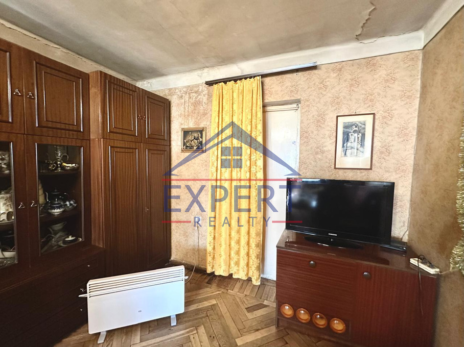 ԿԵՆՏՐՈՆ, ԲՈՒԶԱՆԴ ՓՈՂՈՑ, 3 ՍԵՆՅԱԿ