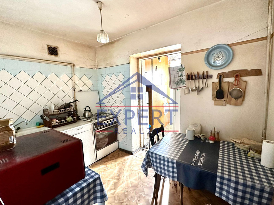 ԿԵՆՏՐՈՆ, ԲՈՒԶԱՆԴ ՓՈՂՈՑ, 3 ՍԵՆՅԱԿ