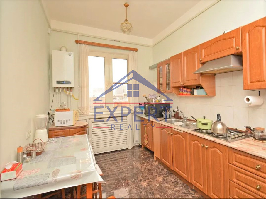 ԿԵՆՏՐՈՆ, ՊՈՒՇԿԻՆ ՓՈՂՈՑ, 3 ՍԵՆՅԱԿ