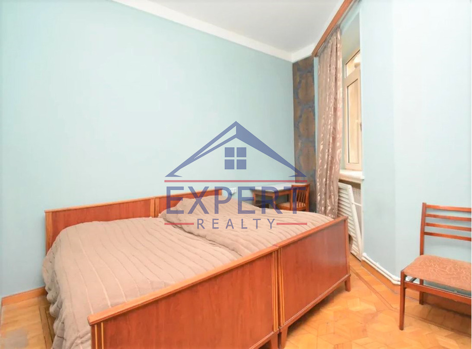 ԿԵՆՏՐՈՆ, ՊՈՒՇԿԻՆ ՓՈՂՈՑ, 3 ՍԵՆՅԱԿ