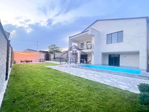 ԷՐԵԲՈՒՆԻ, 4 ՍԵՆՅԱԿԱՆՈՑ ԱՌԱՆՁՆԱՏՈՒՆ