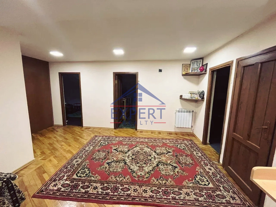 ԴԱՎԹԱՇԵՆ, 5 ՍԵՆՅԱԿ