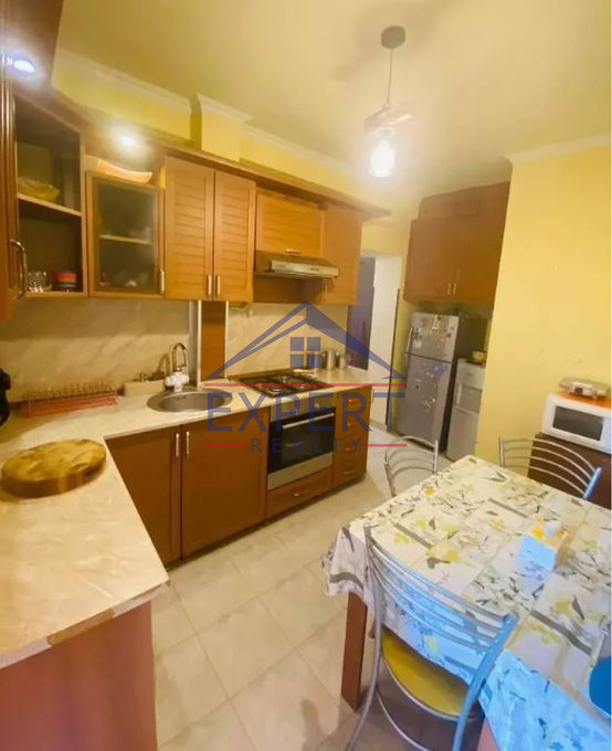 ԿԵՆՏՐՈՆ, ԵՐՎԱՆԴ ՔՈՉԱՐ ՓՈՂՈՑ, 2 ՍԵՆՅԱկ