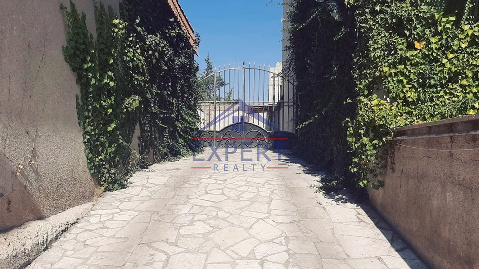 ԱՎԱՆ, ԾԱՐԱՎ ԱՂԲՅՈՒՐ 5 ՍԵՆՅԱԿ